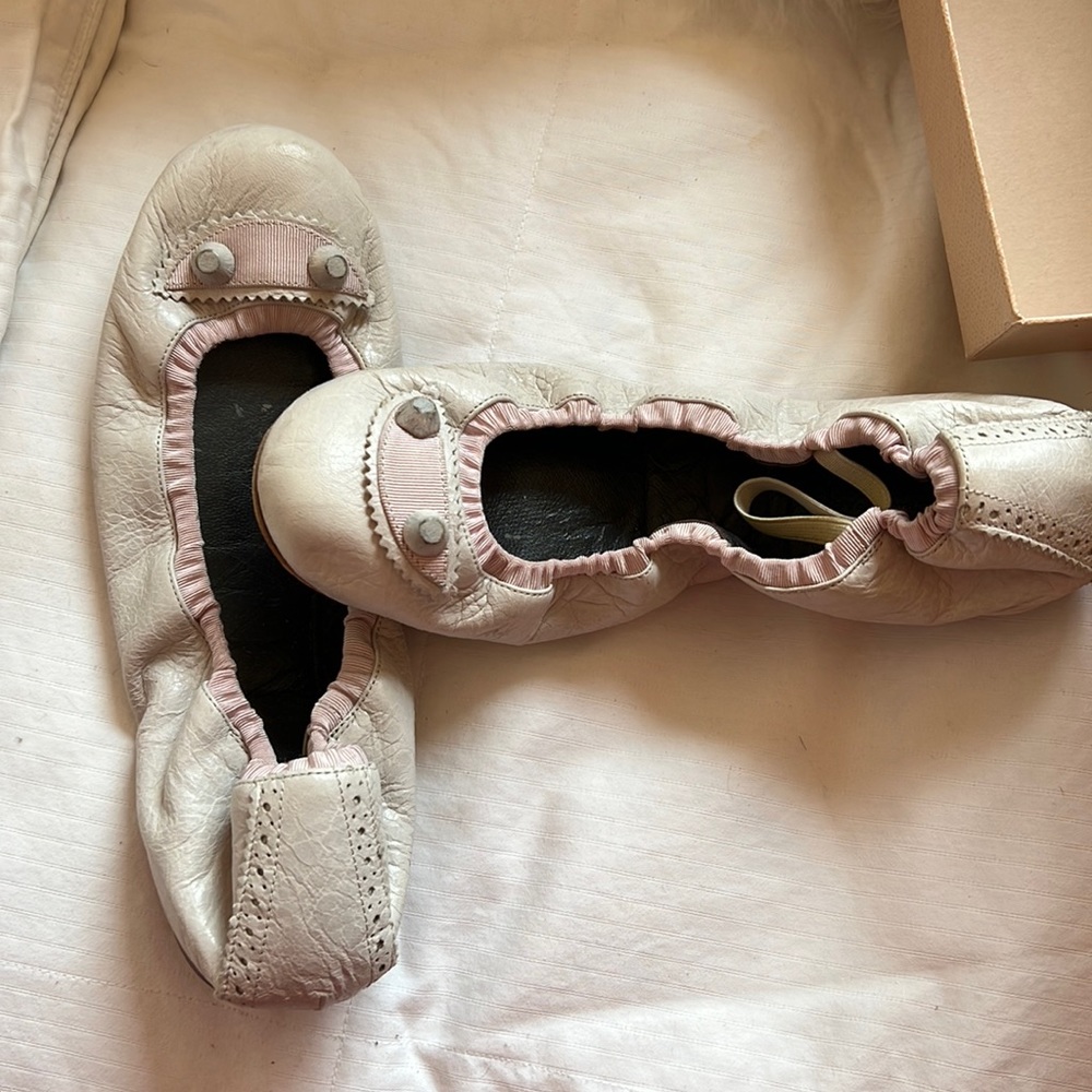 Balenciaga, ballerina , cute comfortable shoe , light pink ,